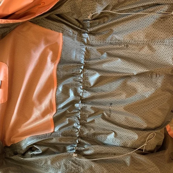 Columbia Coral Hooded Raincoat - Weekend Adventure - Picture 5 of 7